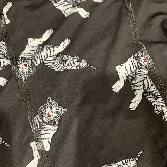 American Eagle tiger all over boxer briefs size: Medium NWOT - Picture 2 of 6